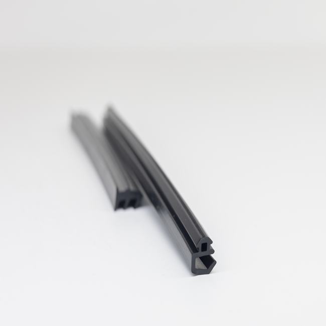 Segel Pintu dan Jendela Kayu